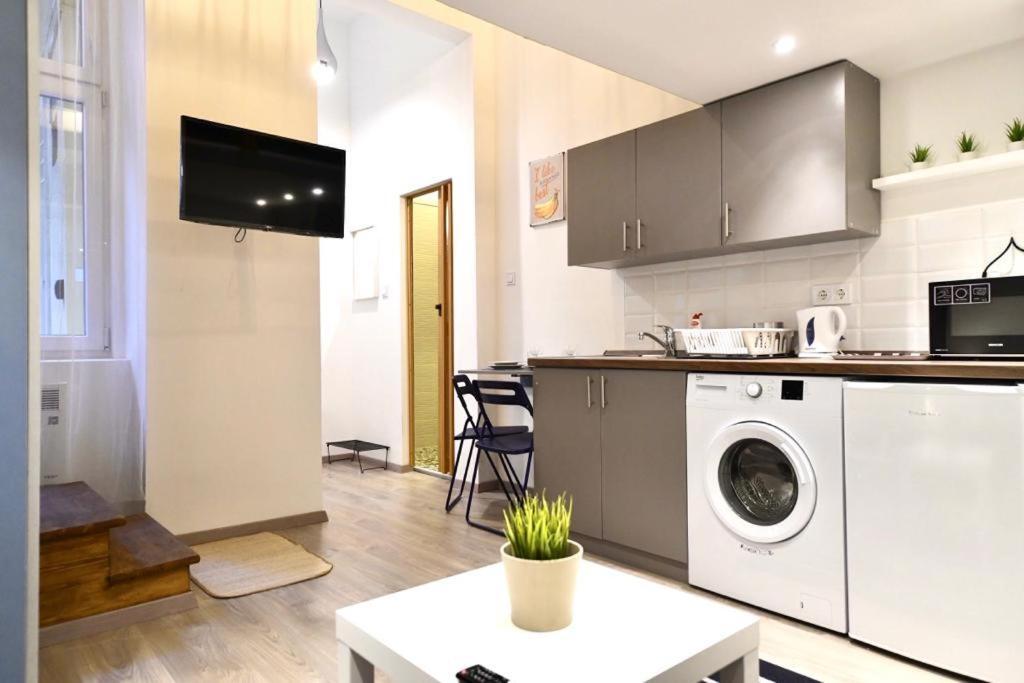 Cosy Flat In Kiraly Str, King Appartement Boedapest Buitenkant foto
